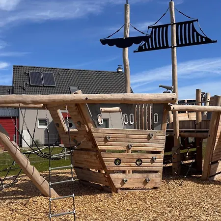 Kuestenkojen Blaue Lagune - 1-5 Pers Mit 2 Schlafzimmern, Terrasse Und Sauna Büsum